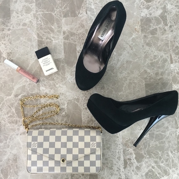 Steve Madden Black Suede Platforms - Picture 1 of 7